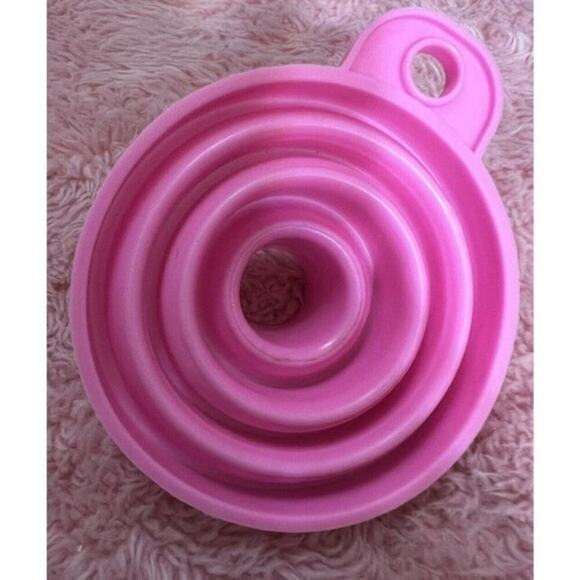-ASSESORY KITCHEN Lor of 2 Collapsible Silicone Funnel‎ In Pink 2.5” - Picture 9 of 9